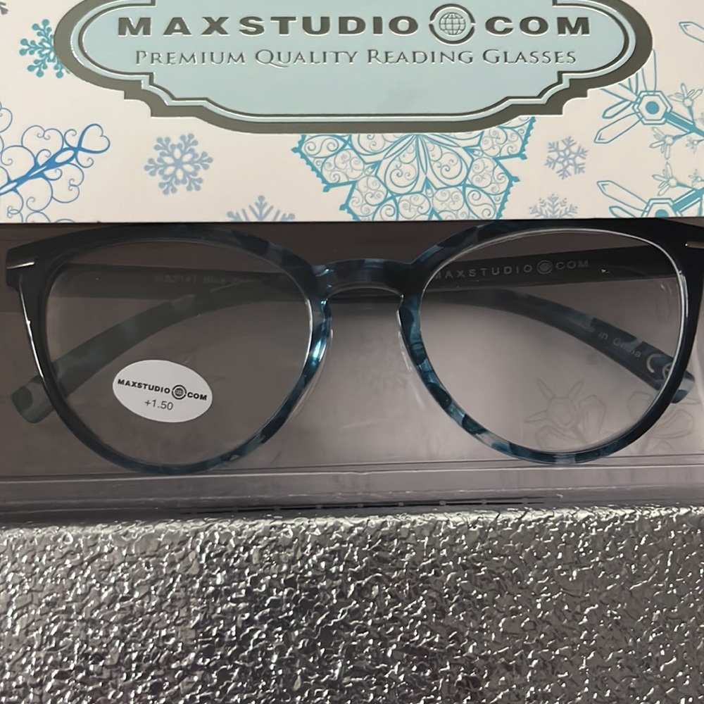 Max studio Premium Quality Reading Glasses +1.50
